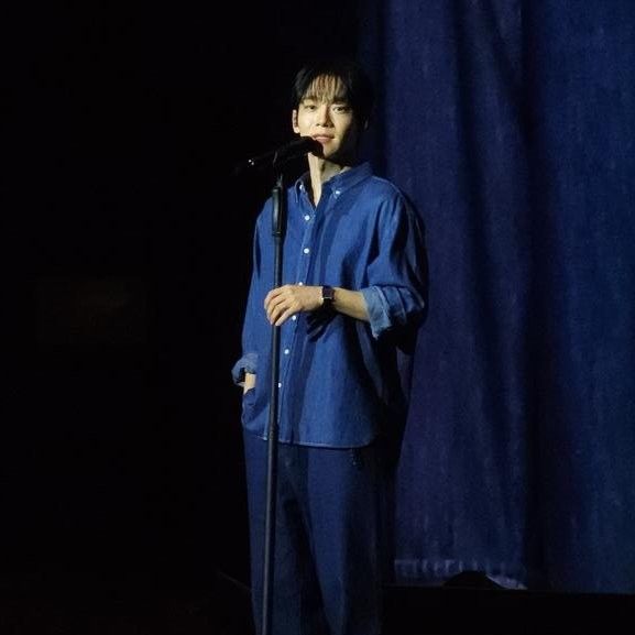 A moment captured by Chen (EXO)'s fan