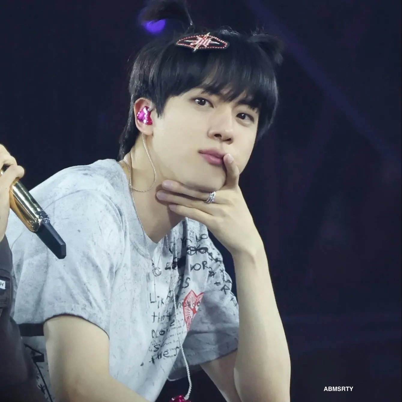 진 (방탄소년단)의 비하인드 컷