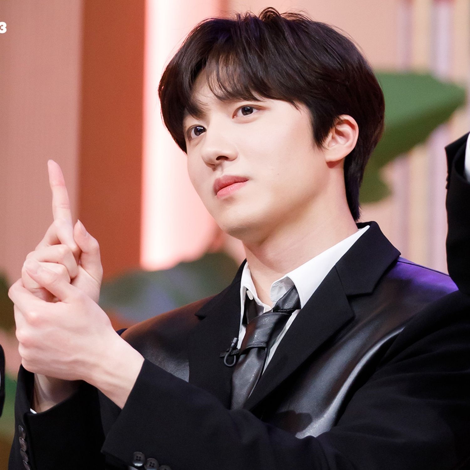 Behind-the-scenes cut of SF9