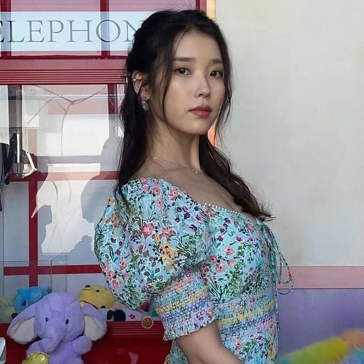 아이유 최근 활동샷