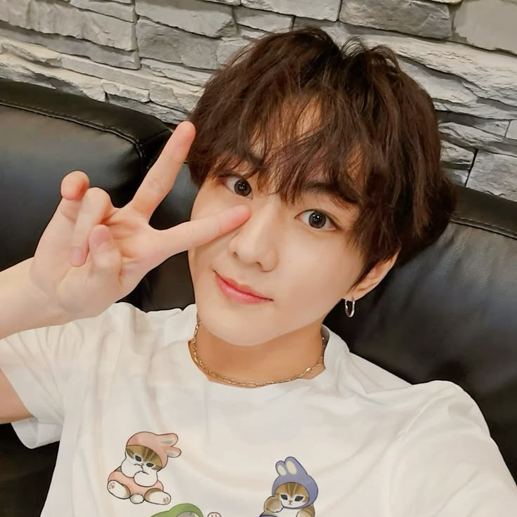 Behind-the-scenes cut of Jungwon (ENHYPEN)