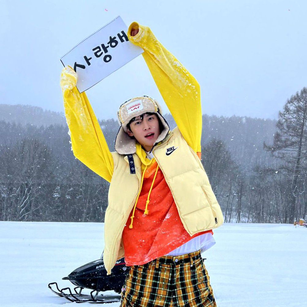 Recent activity shot of Eunseok (RIIZE)