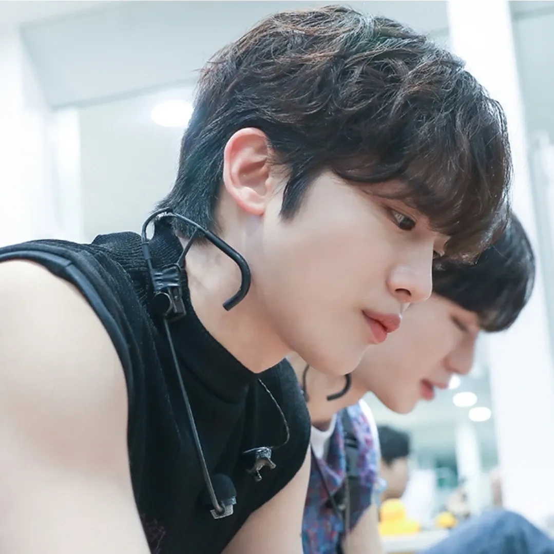 Recent activity shot of Kim Yohan (WEi)