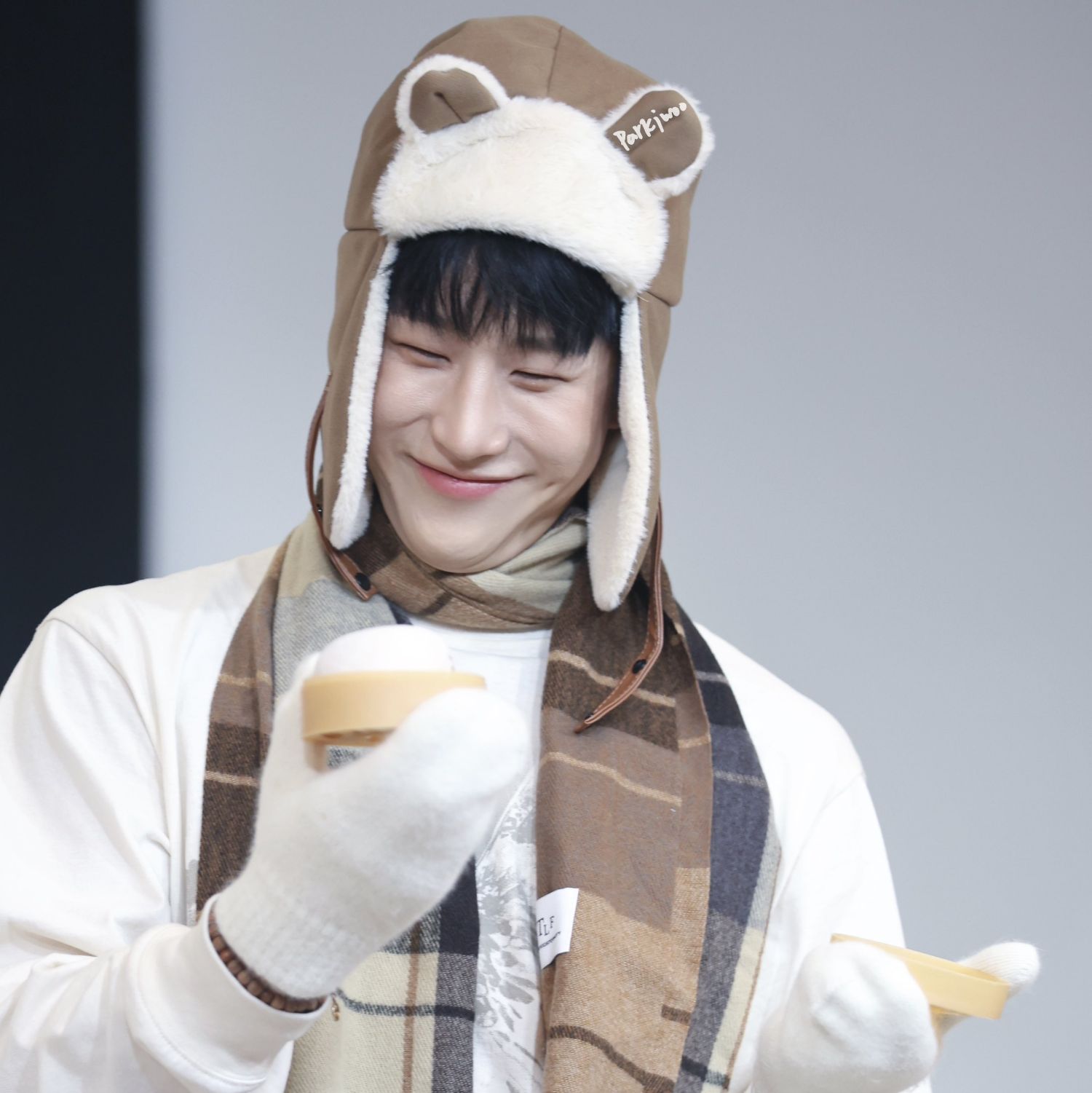 Behind-the-scenes cut of MJ (ASTRO)