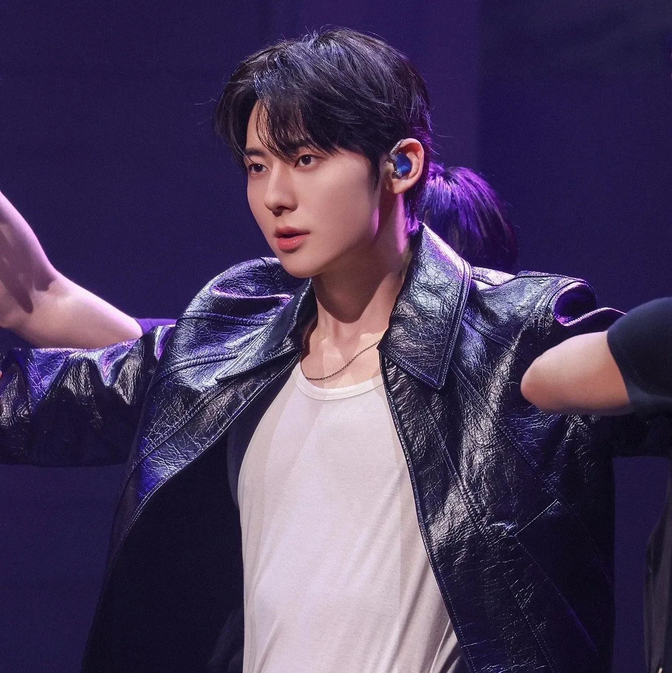 A moment captured by Hwang Minhyun's fan