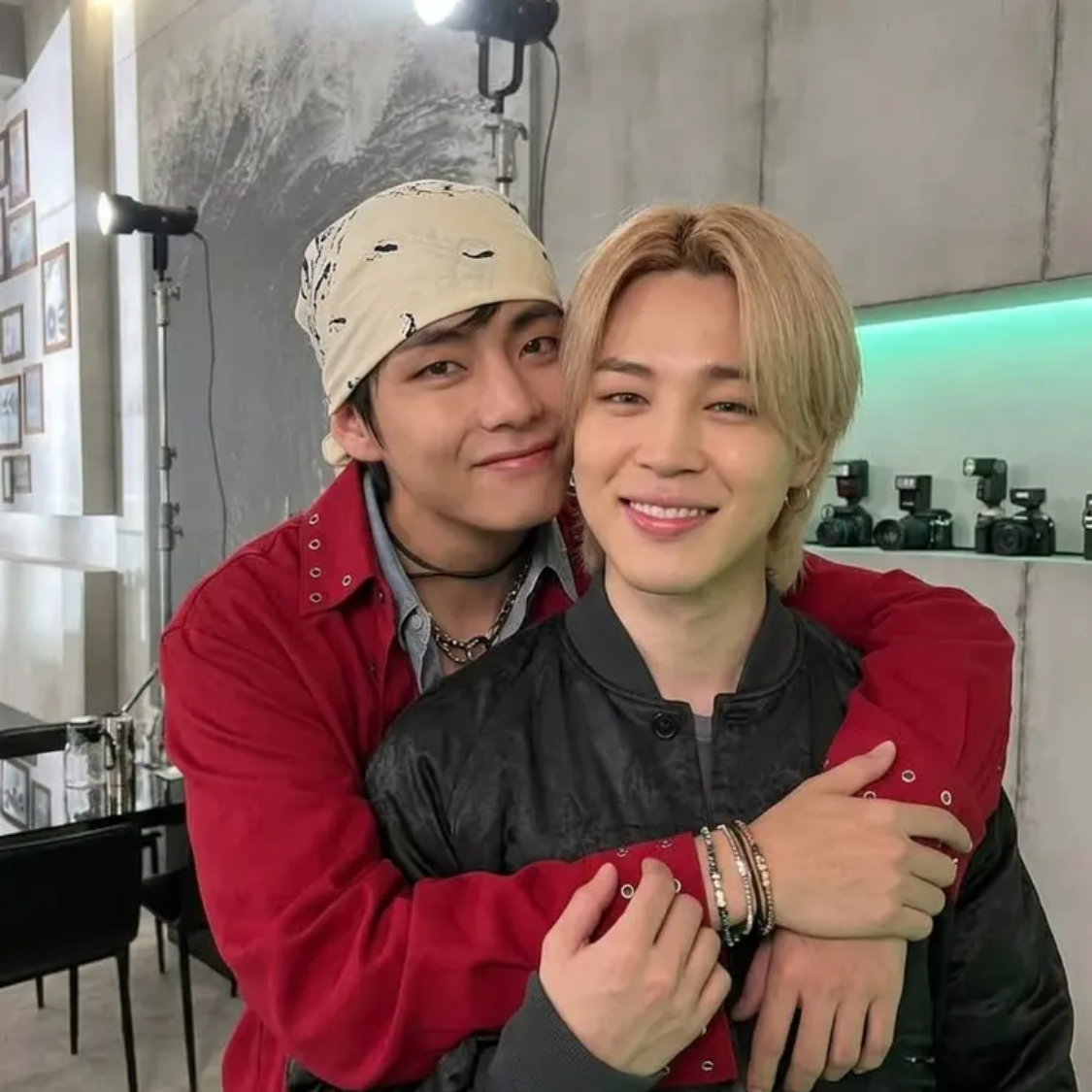 Behind-the-scenes cut of BTS