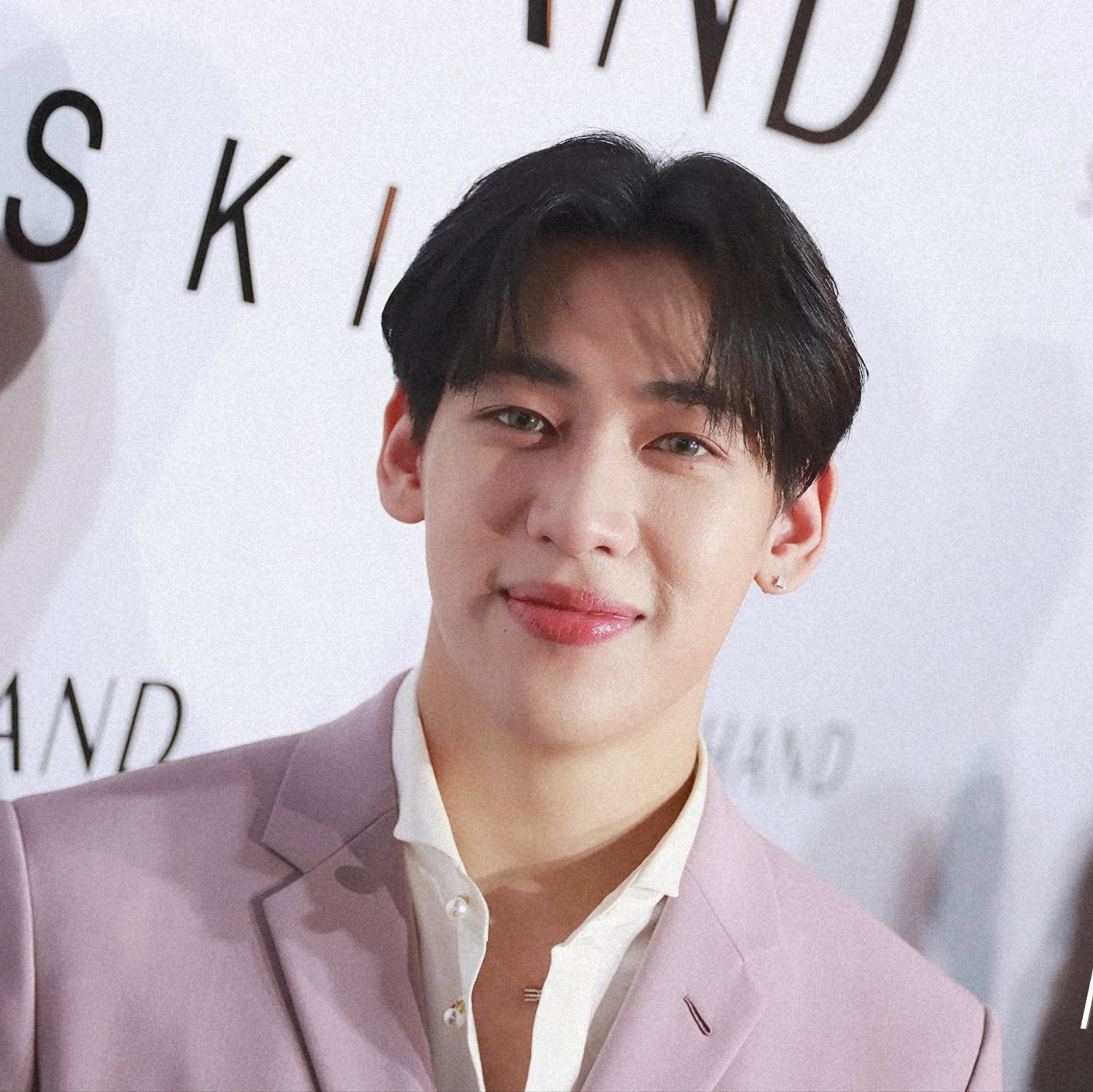 Latest photo of Bambam (GOT7)