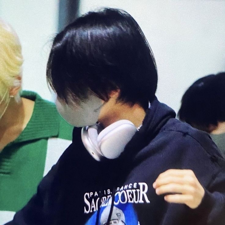 Recent activity shot of Jeonghan (SEVENTEEN)