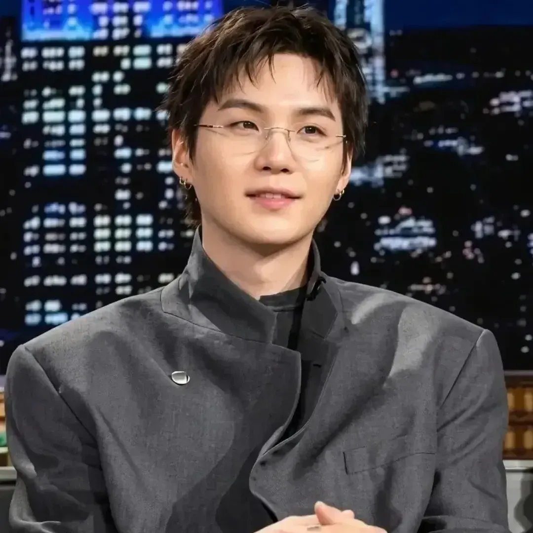 Latest photo of SUGA (BTS)