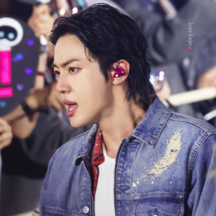 진 (방탄소년단) 최근 활동샷
