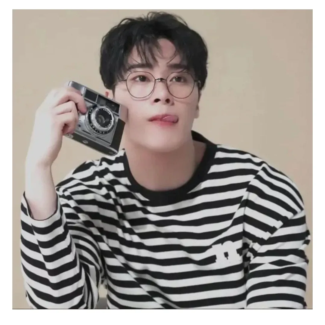Latest photo of Moonbin (ASTRO)