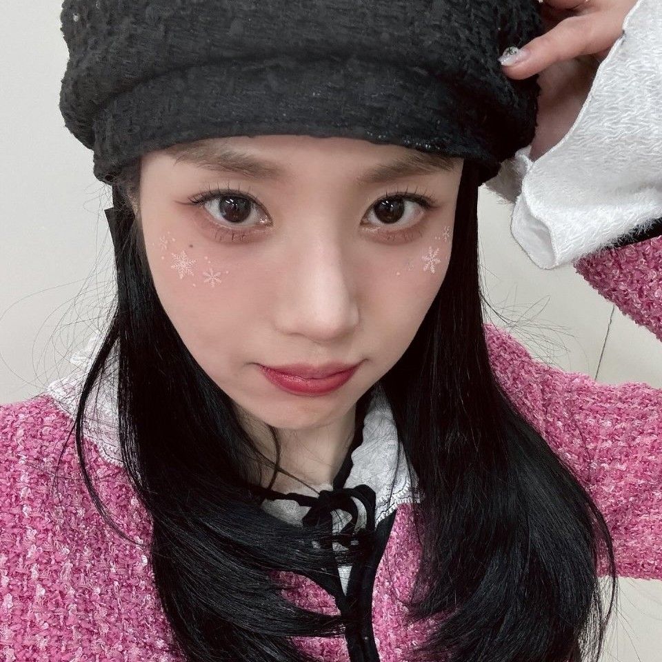 Behind-the-scenes cut of Kwon Eunbi