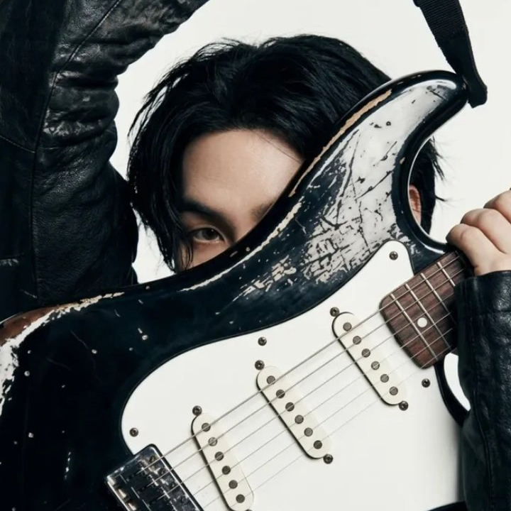 Foto aktivitas terbaru SUGA (BTS)