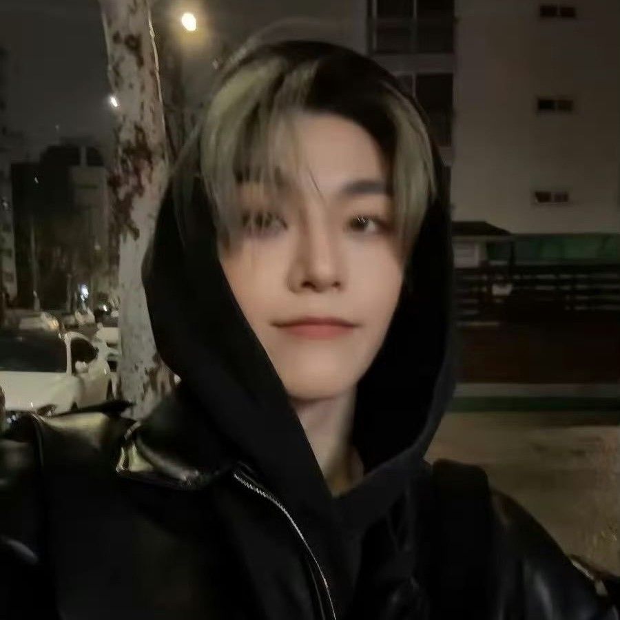 A moment captured by He Xinlong (ALPHA DRIVE ONE)'s fan