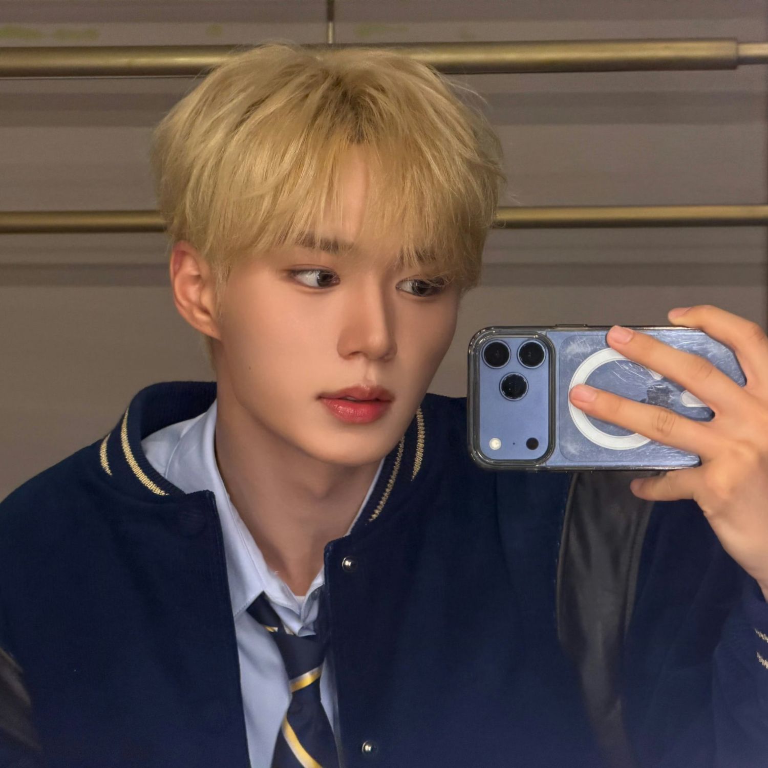 Behind-the-scenes cut of Kim Junseo (ALPHA DRIVE ONE)