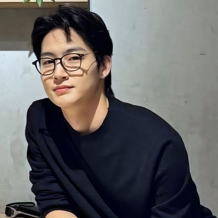 Latest photo of JAY B (GOT7)