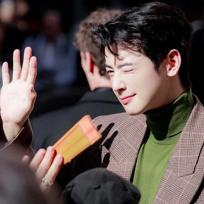 Latest photo of Eunwoo (ASTRO)