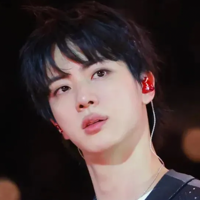 Potret di balik layar Jin (BTS)