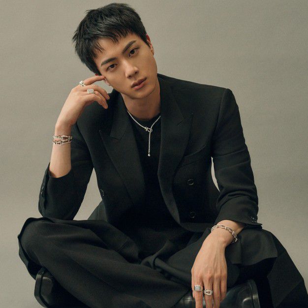 Behind-the-scenes cut of Jin (BTS)