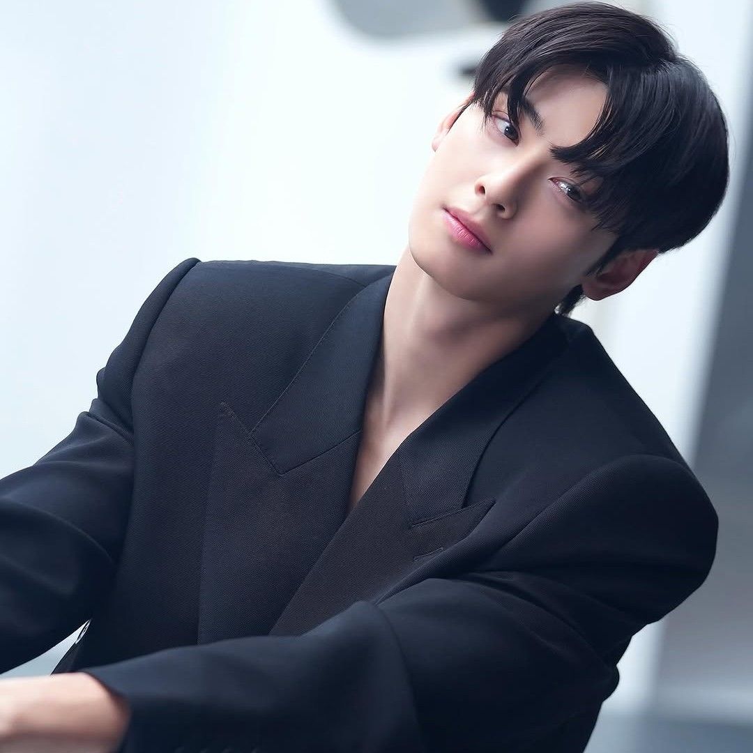 A moment captured by Eunwoo (ASTRO)'s fan