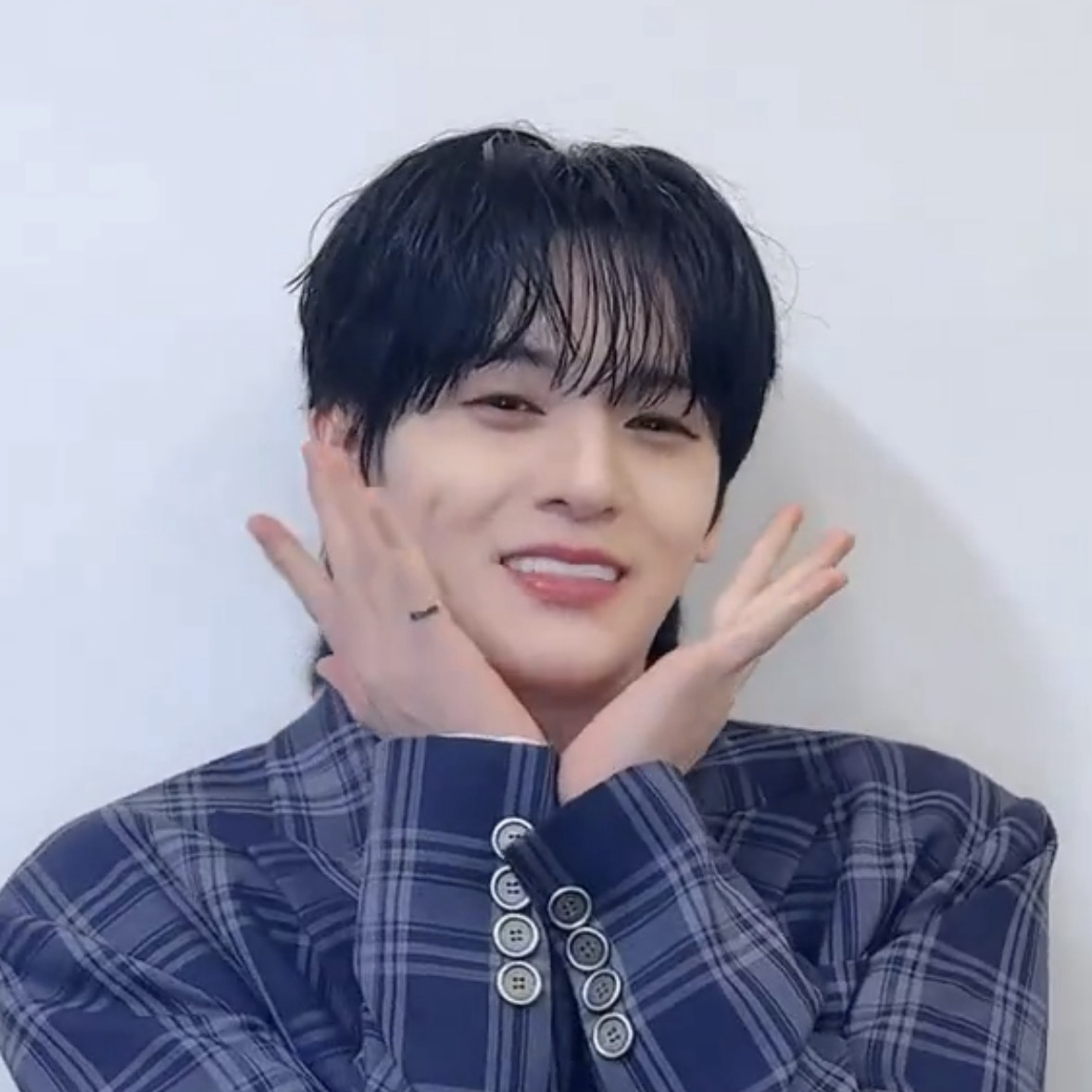 Latest photo of Sungyun (n.SSign)