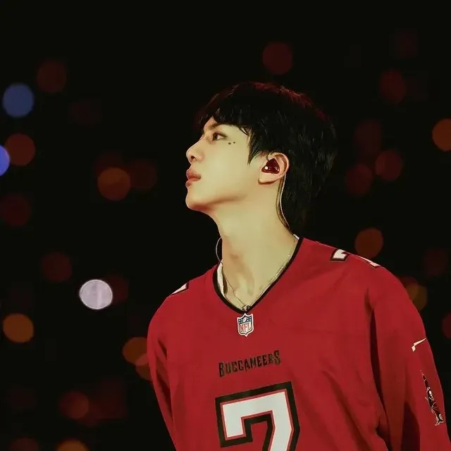 Momen yang diabadikan oleh penggemar Jin (BTS)