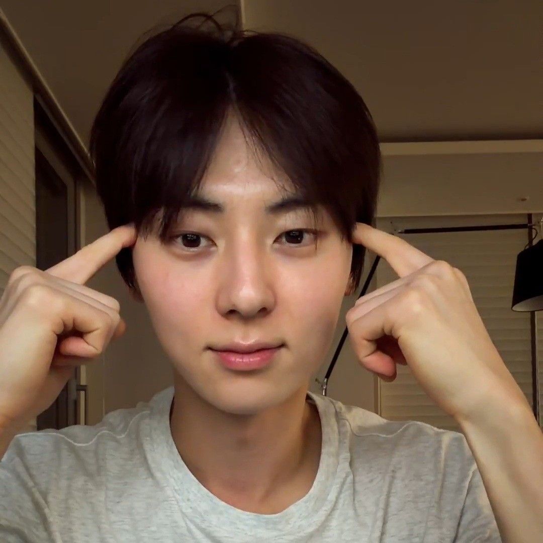 황민현의 비하인드 컷