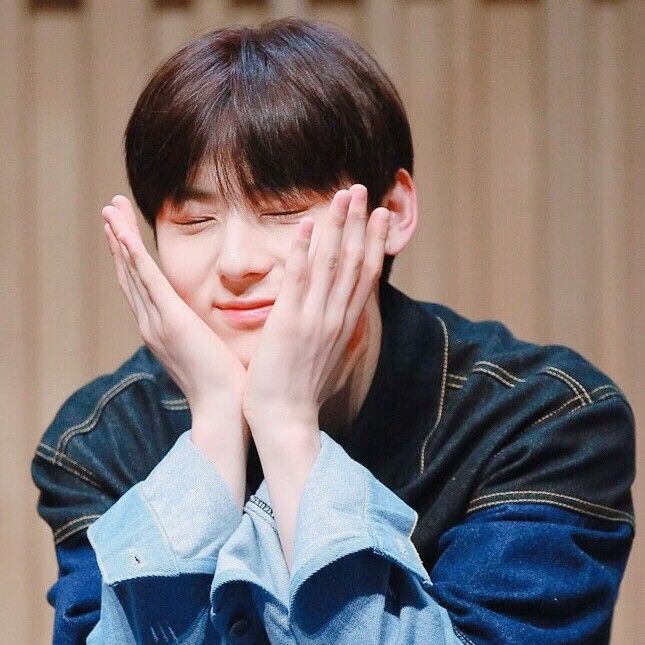 Recent activity shot of Hwang Minhyun