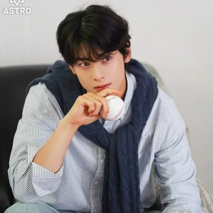 Recent activity shot of Eunwoo (ASTRO)
