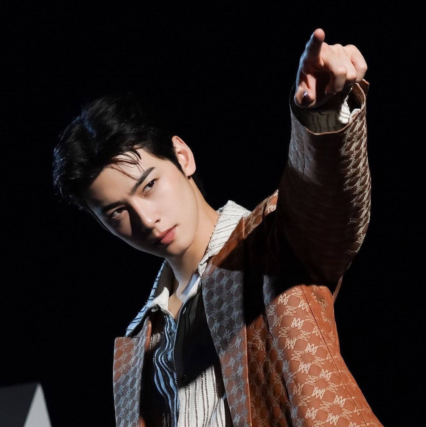 ASTRO的最新照片