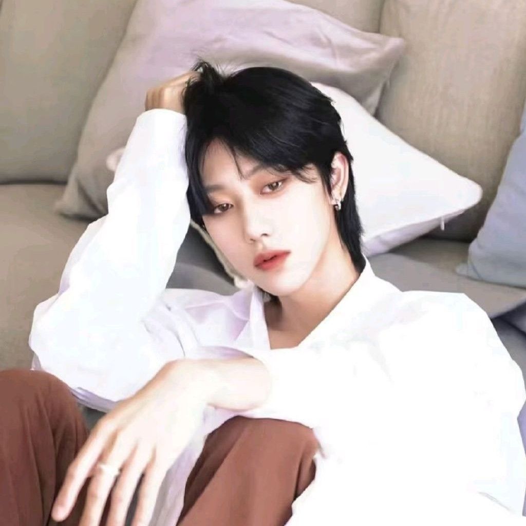 Behind-the-scenes cut of The 8 (SEVENTEEN)