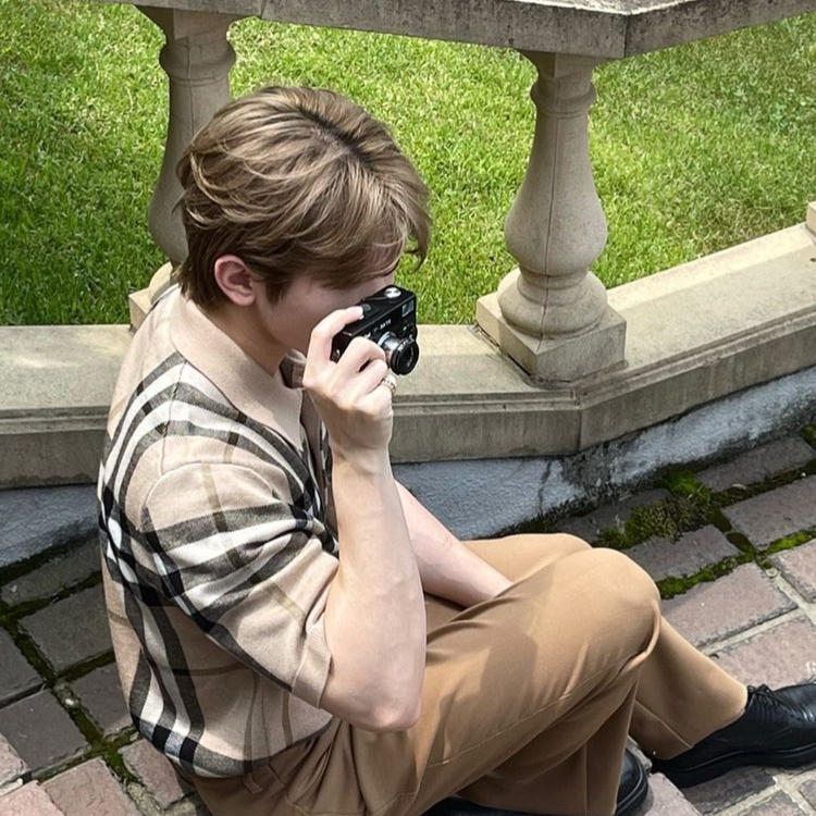 A moment captured by Woozi (SEVENTEEN)'s fan