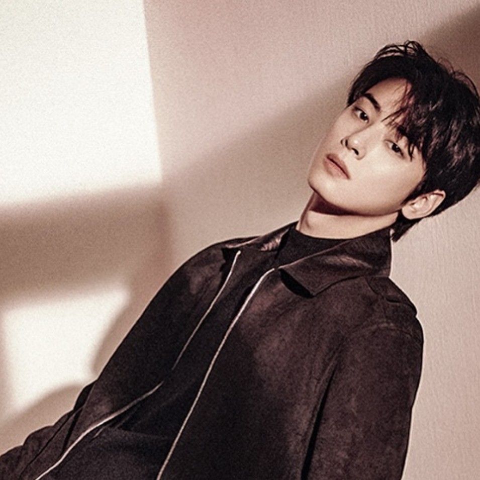 Latest photo of Eunwoo (ASTRO)