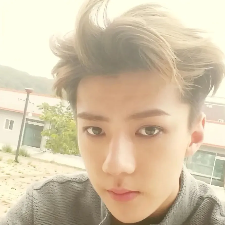 A moment captured by Sehun (EXO)'s fan