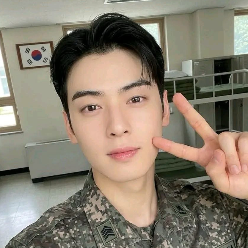 Latest photo of Eunwoo (ASTRO)