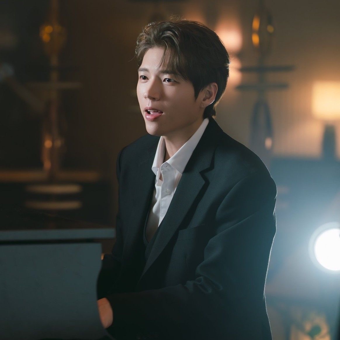 Behind-the-scenes cut of Woohyun (INFINITE)