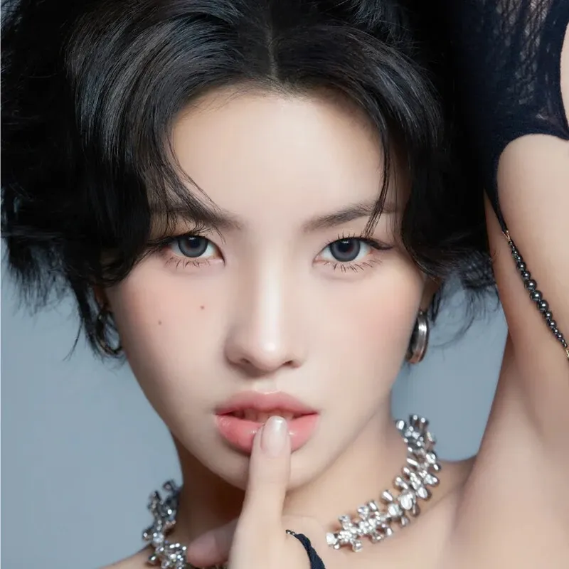 Latest photo of Soyeon (i-dle)