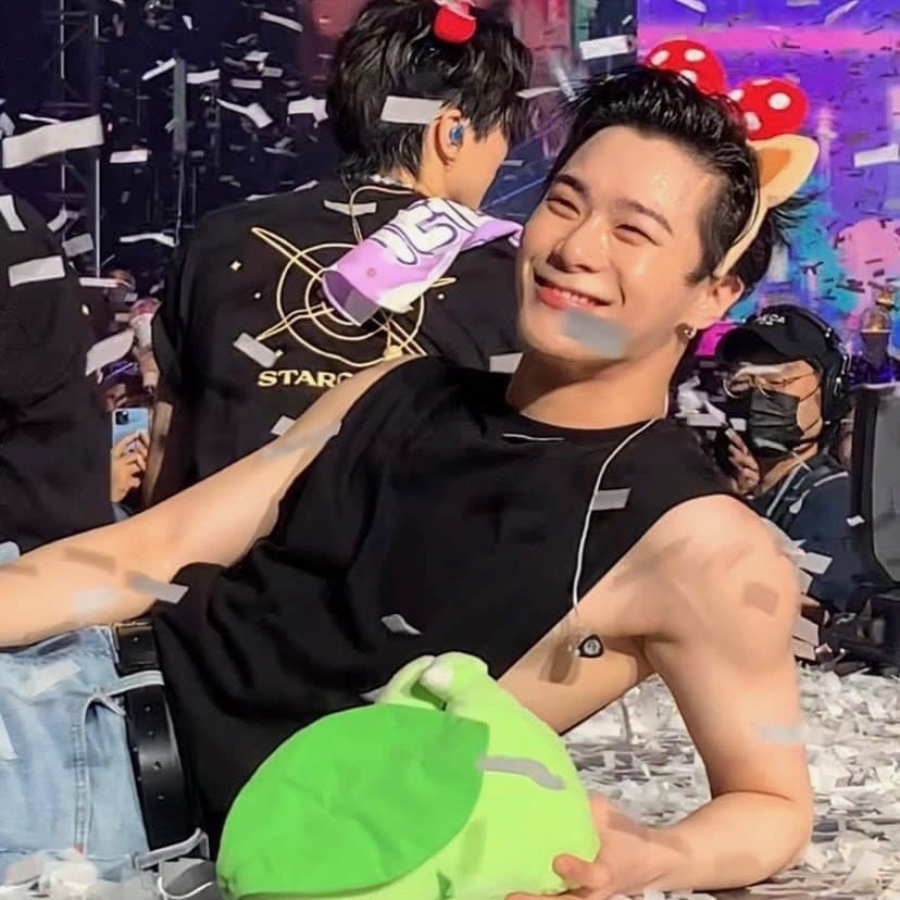 ASTRO的最新活动照片