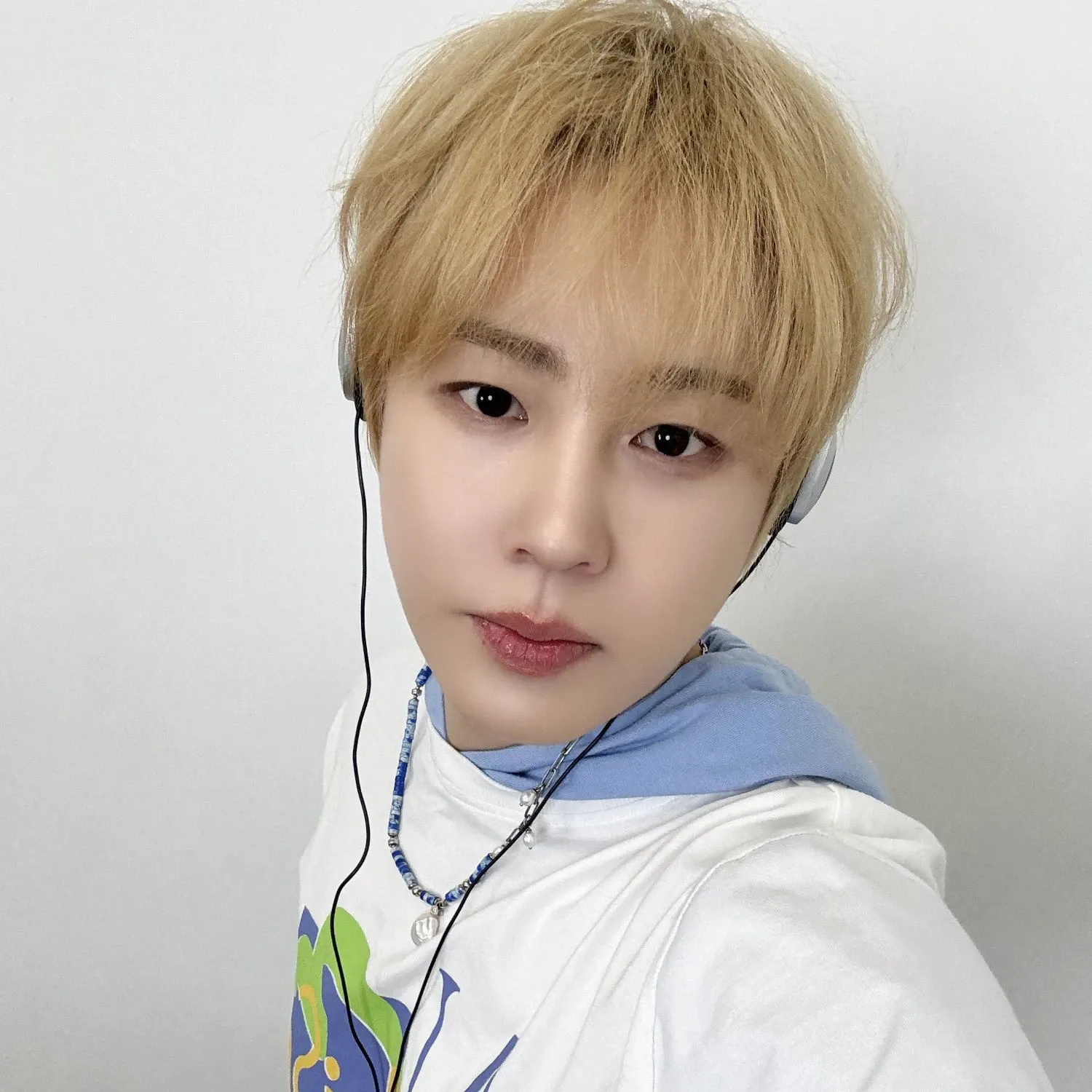 Behind-the-scenes cut of Ha Sungwoon