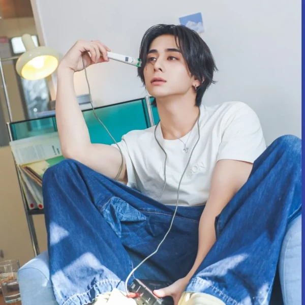 Signature photo of Nishi Hiroto (INI) capturing their charm