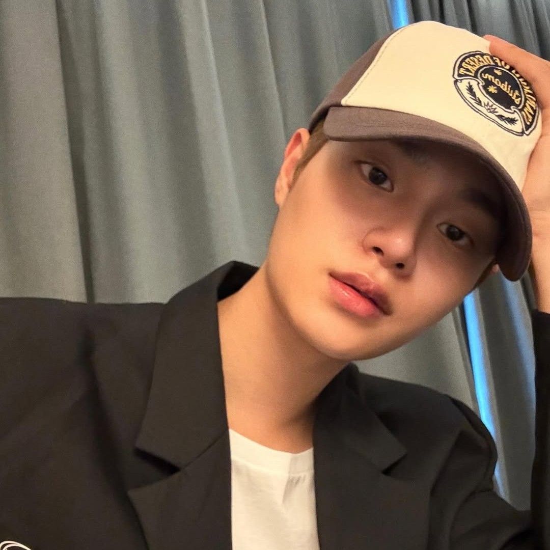 イ・デフィ (AB6IX)の最新写真