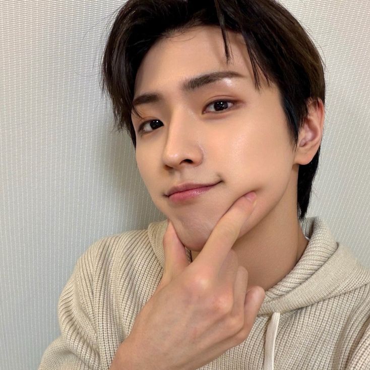 Latest photo of Yonghee (CIX)