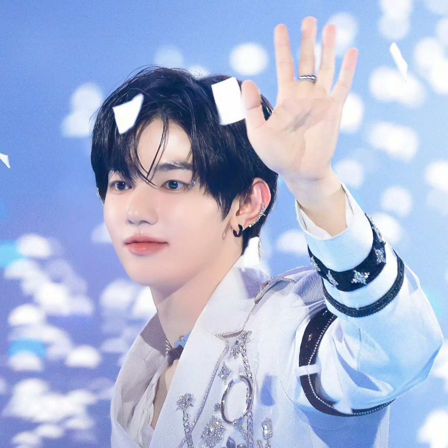 Behind-the-scenes cut of Zhang Hao (ZEROBASEONE)