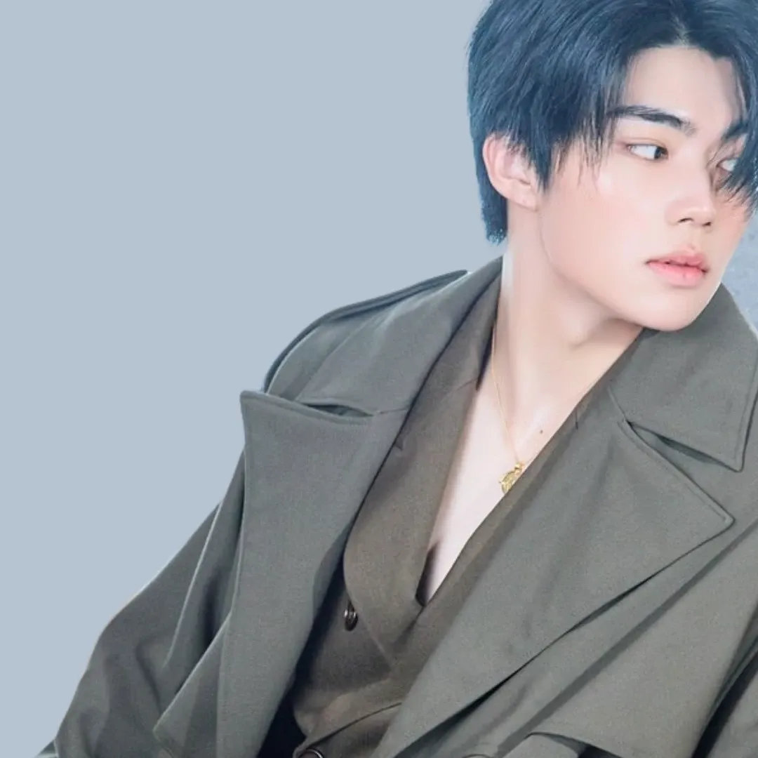 Recent activity shot of Park Gunwook (ZEROBASEONE)