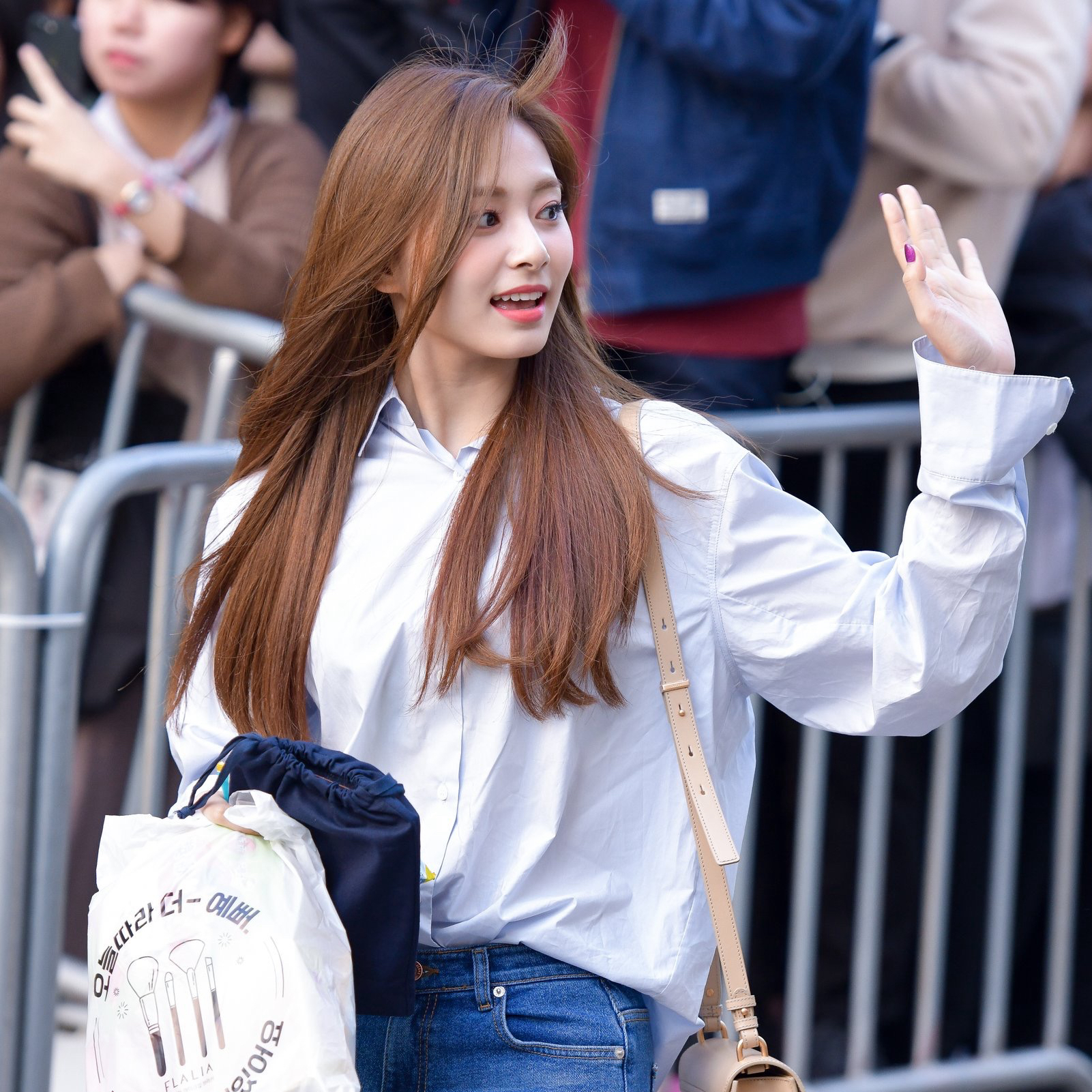 TWICE의 비하인드 컷