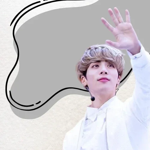 A moment captured by Jonghyun (SHINee)'s fan