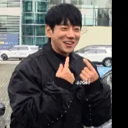 ファン・チヨルの舞台裏ショット