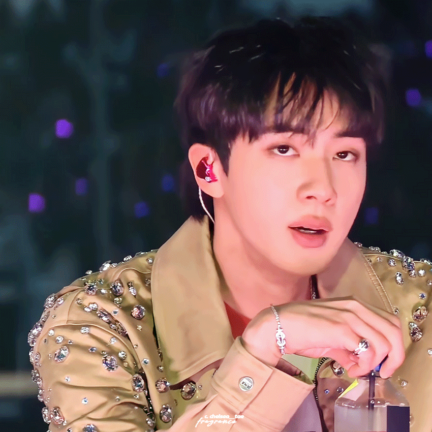 Foto aktivitas terbaru Jin (BTS)