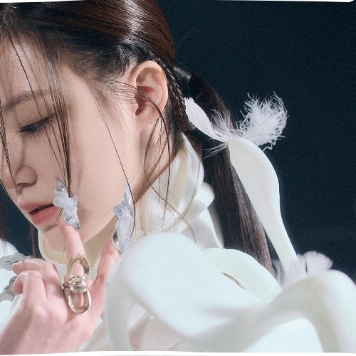 Latest photo of Shuhua (i-dle)