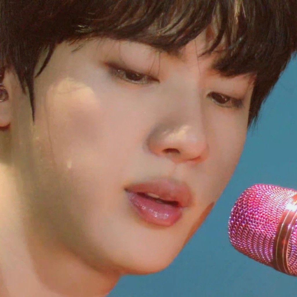 진 (방탄소년단)의 최신 사진